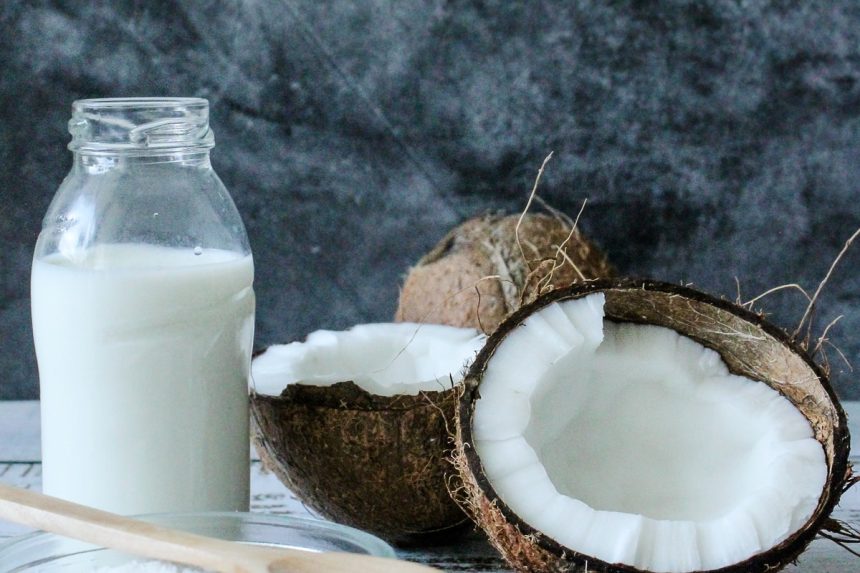 Como Fazer Leite De Coco Caseiro Receita Simples E Barata Almanaque