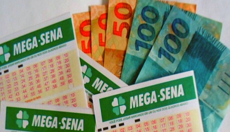Acumulada, Mega-Sena sorteia R$ 75 milhões neste sábado (21/11)/e como apostar na Mega-Sena de hoje (04) /Créditos: Folha Go!