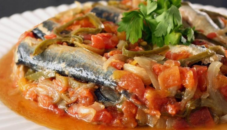 Jantar rápido com sardinha escabeche