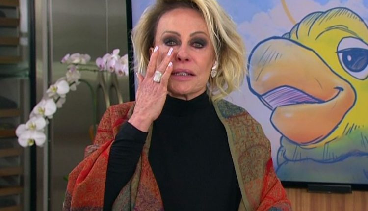 Ana Maria Braga chorando pela morte de Tom Veiga/ Reprodução TV GLOBO