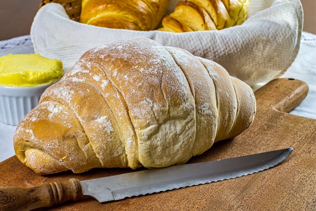 Receita de pão caseiro fofinho: truques do chefe para ficar melhor que o da padaria! (Fonte: Canva Pro)