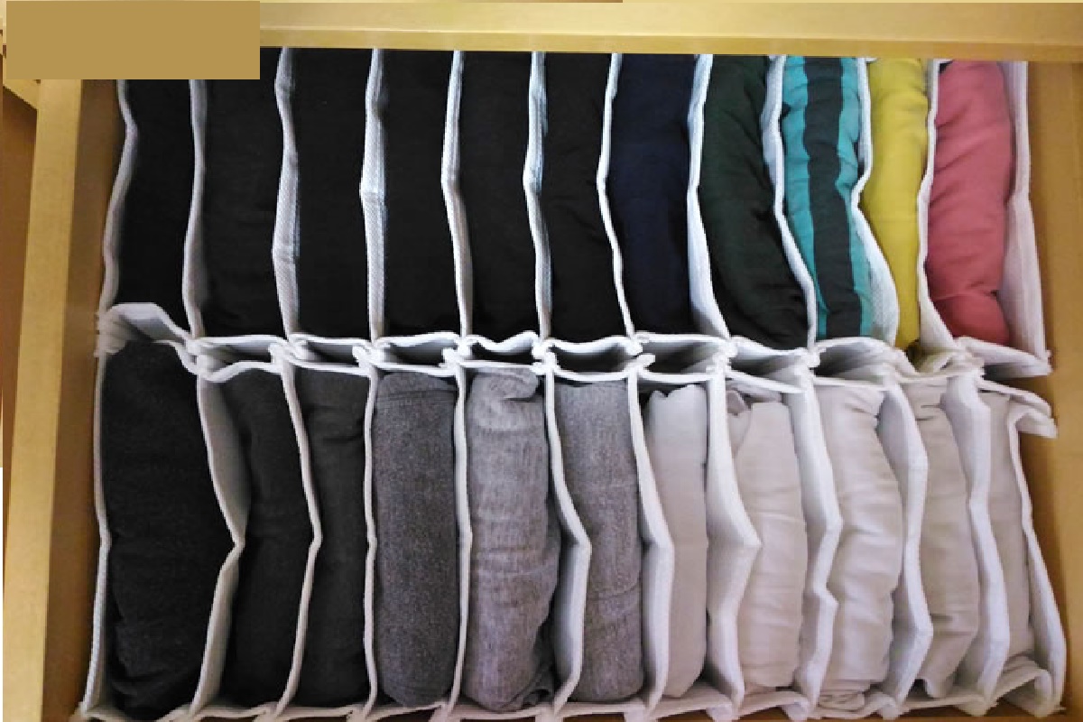 A colmeia é uma boa opção na hora de organizar suas calças em uma gaveta
