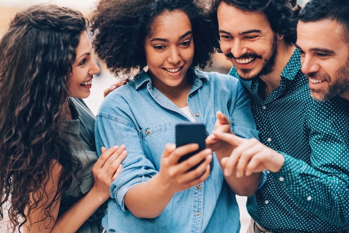 Como fazer Pix no santander internet banking? Confira o passo a passo e veja as possibilidades - Foto: Canva Pró