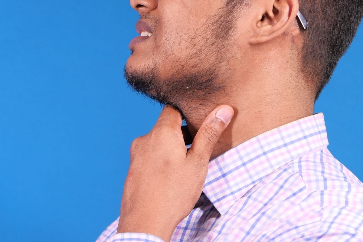 Problemas com rouquidão: veja o que fazer para tratar em casa! (Fonte: Canva) Problemas com rouquidão: veja o que fazer para tratar em casa! (Fonte: Canva)