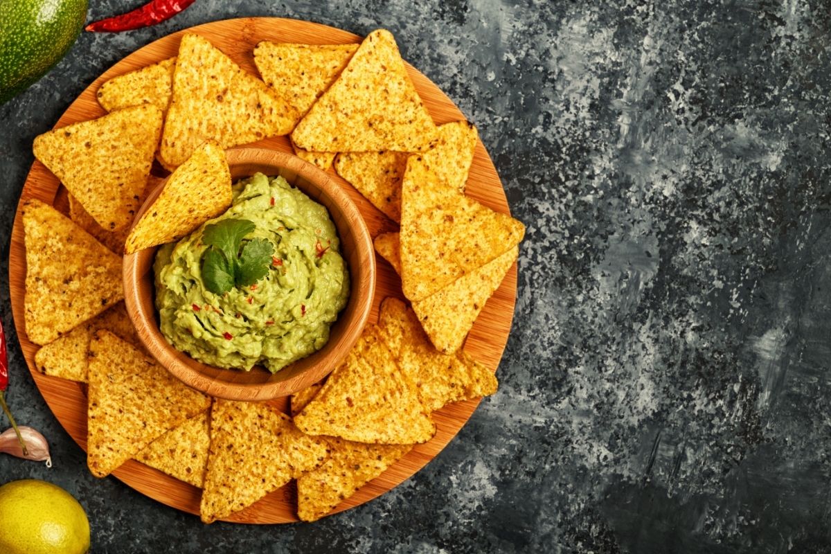 Comida mexicana: nachos caseiros! Aprenda o passo a passo -Foto: Canva Pró