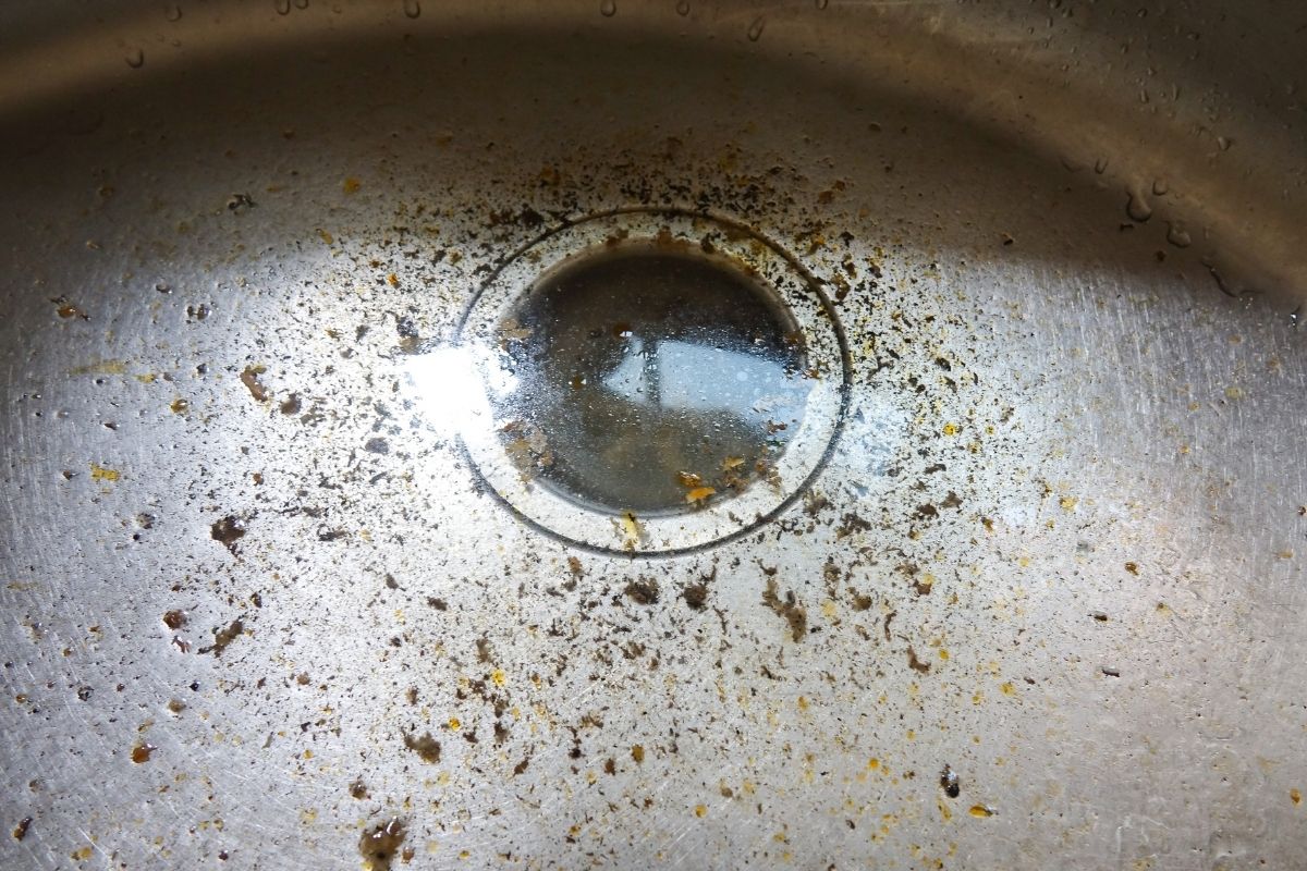 Como desentupir pia da cozinha: veja a forma mais fácil e eficaz sem fazer esforço! - Fonte: canva