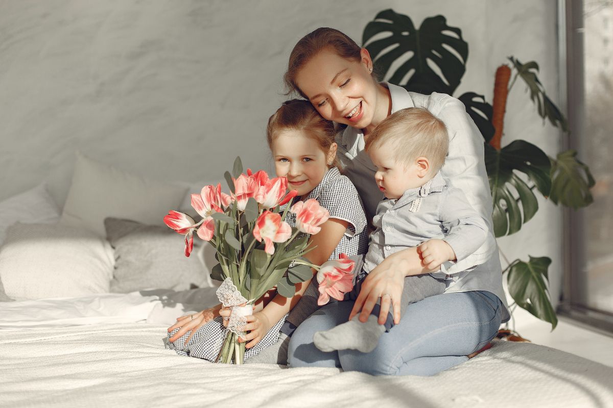 Mãe é mãe de todas formas, mensagens encantadoras (Reprodução: canva)