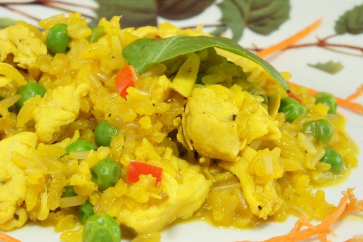 Risoto de frango: rápido e fácil, veja essa receita incrível! Risoto de frango: rápido e fácil, veja essa receita incrível!