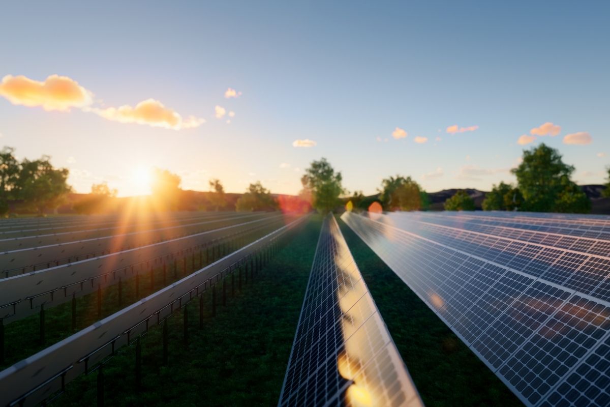 Economizar com energia solar: 3 mitos e 3 verdades, confira!