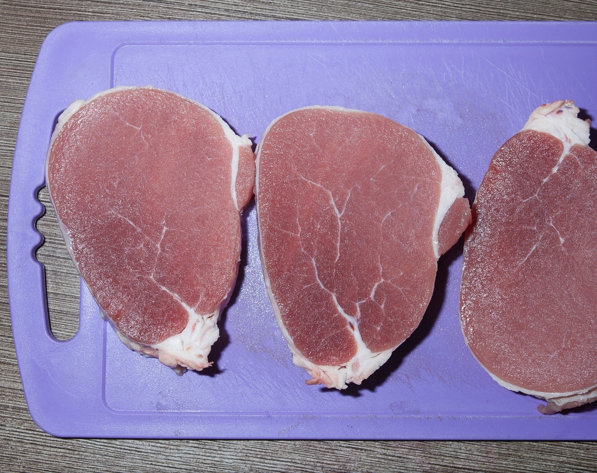 Aprenda como descongelar carne rápido de duas formas! - foto: Canva