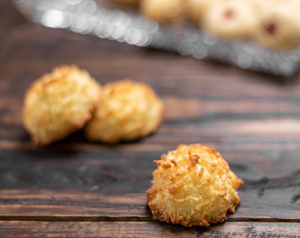 Aprenda em 7 passos uma deliciosa receita de queijadinha - foto: Canva