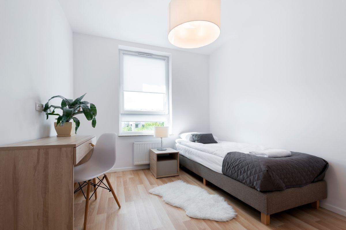 4 formas de organizar quarto pequeno: faça isso de forma rápida e simples! (Fonte: Canva Pro)