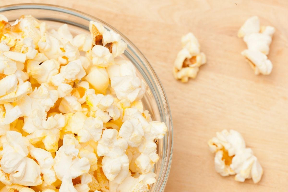 Pipoca na airfryer com manteiga: veja como fazer para ficar ainda mais gostoso! (Fonte: Canva Pro)