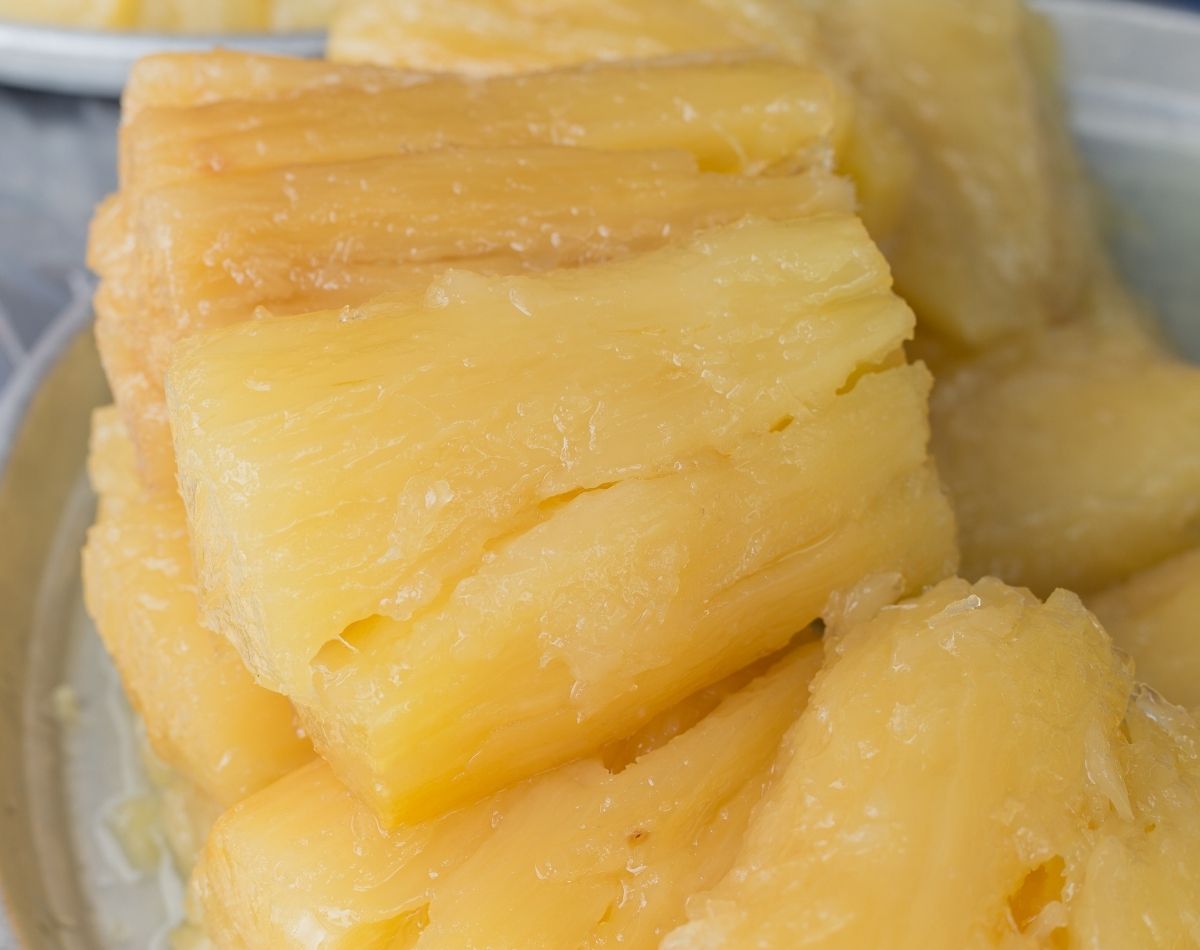 Como fazer sopa de mandioca simples - foto: Canva