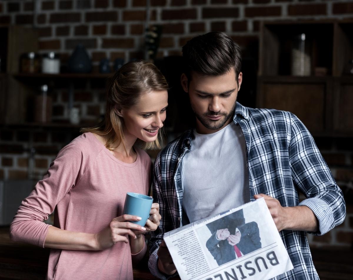 Como fazer um jornal escolar: descubra 3 coisas que não podem faltar antes de iniciar o jornal - foto: Canva