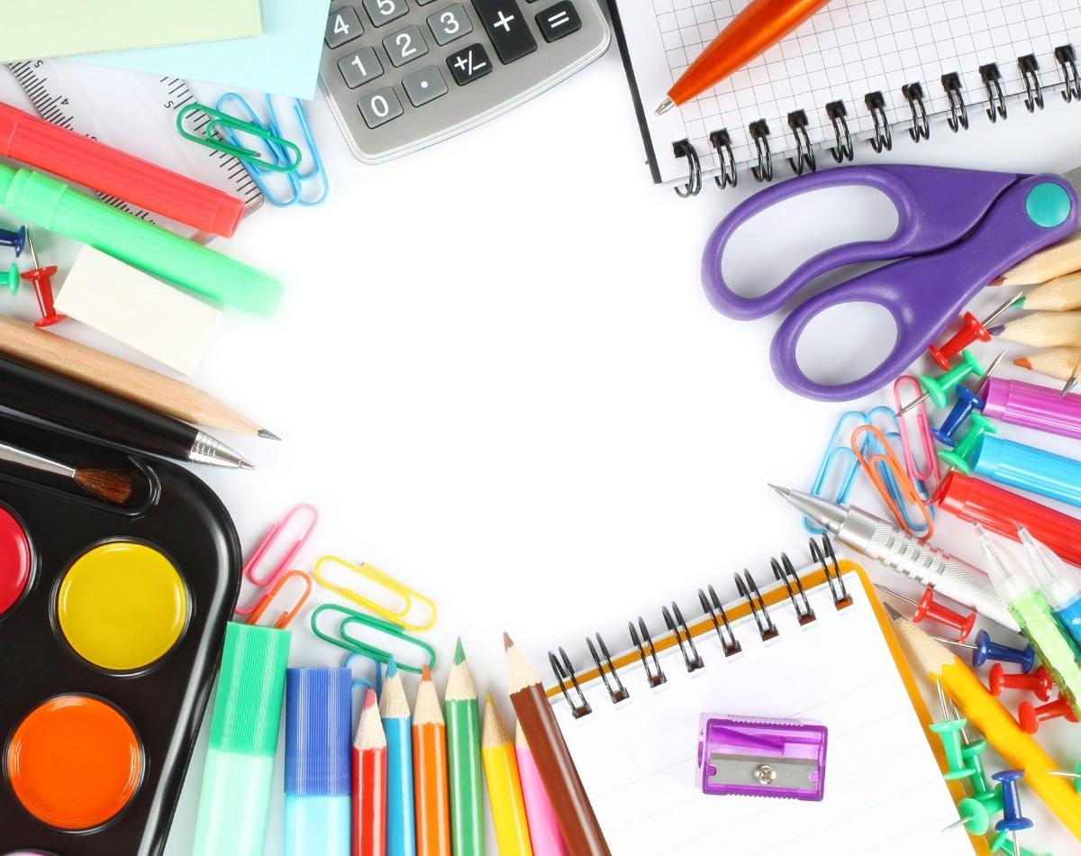 Como fazer um jornal escolar: descubra 3 coisas que não podem faltar antes de iniciar o jornal - foto: Canva