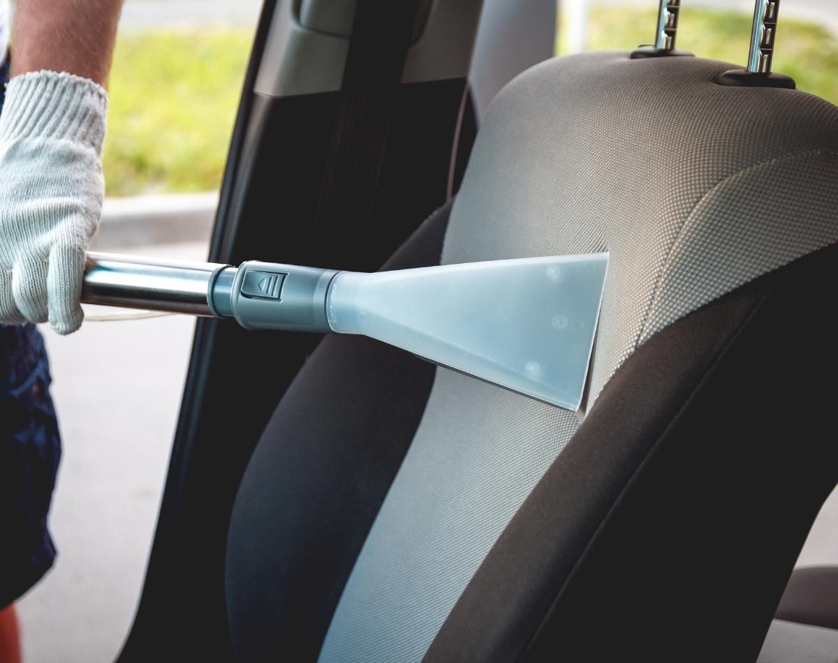 Como limpar bancos de carro de tecido? conheça misturinha milagrosa! - foto: Canva