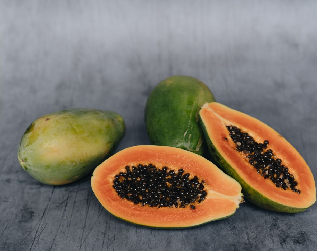 Conheça 6 poderosos nutrientes do mamão e porque você deve começar a comer! - foto: Canva 
