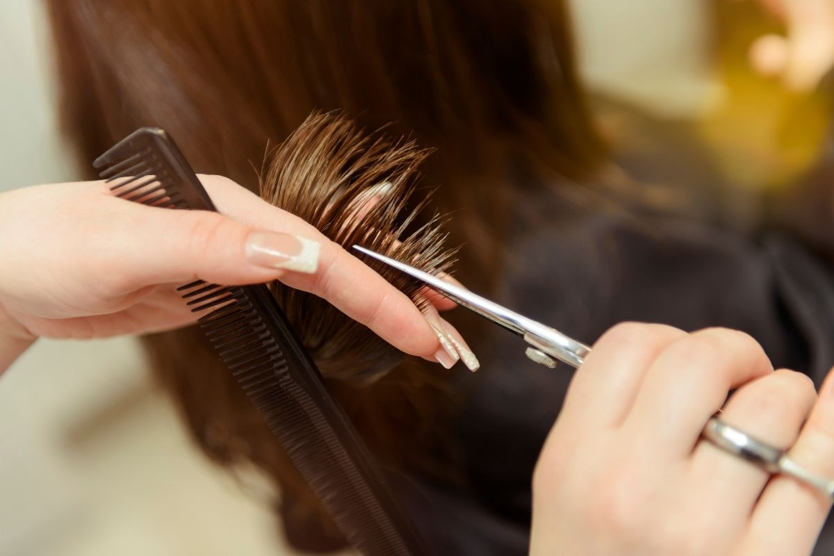 Qual corte de cabelo combina com rosto redondo? Veja como rejuvenescer com essas dicas