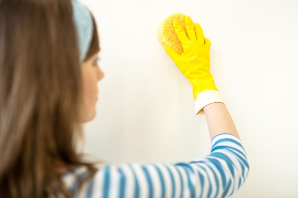 Como limpar parede com bicarbonato? Dessa forma ficará tudo limpinho e cheiroso, confira - Foto Canva Pró