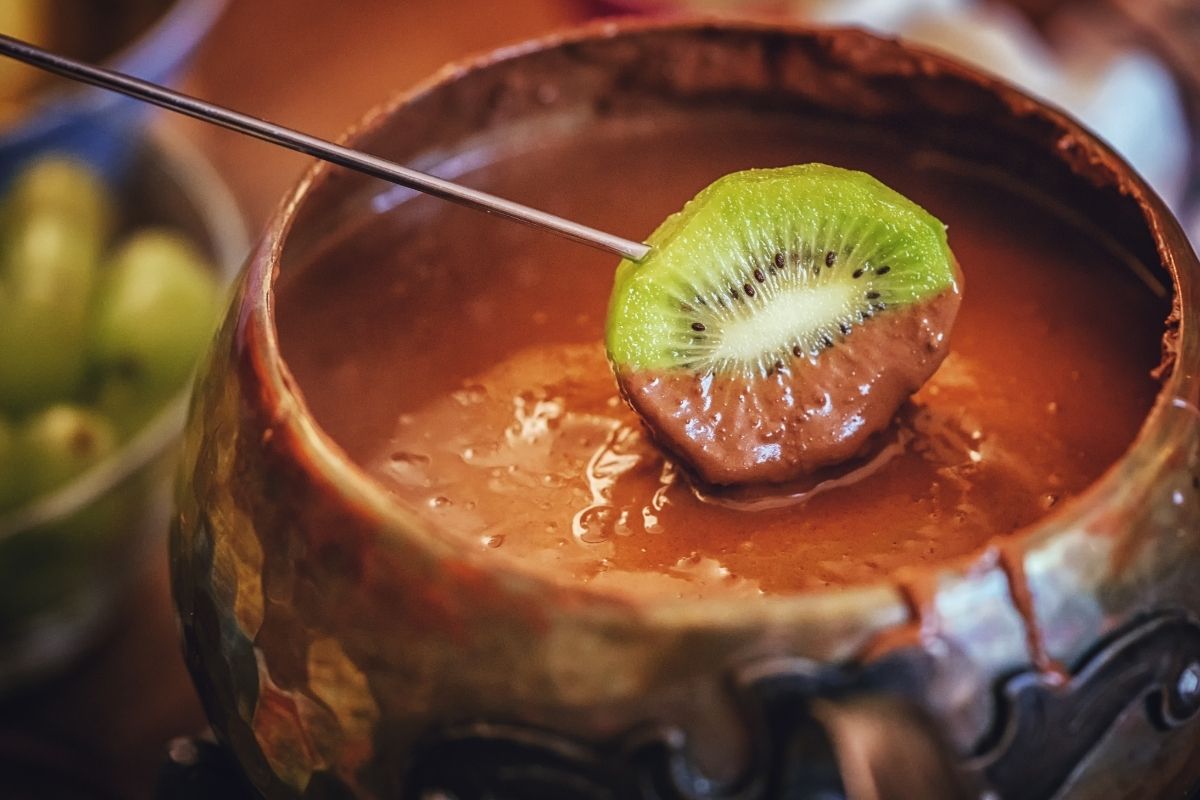 Fondue de chocolate : como fazer no micro-ondas de forma rápido e fácil descubra agora - Foto Canva Pró
