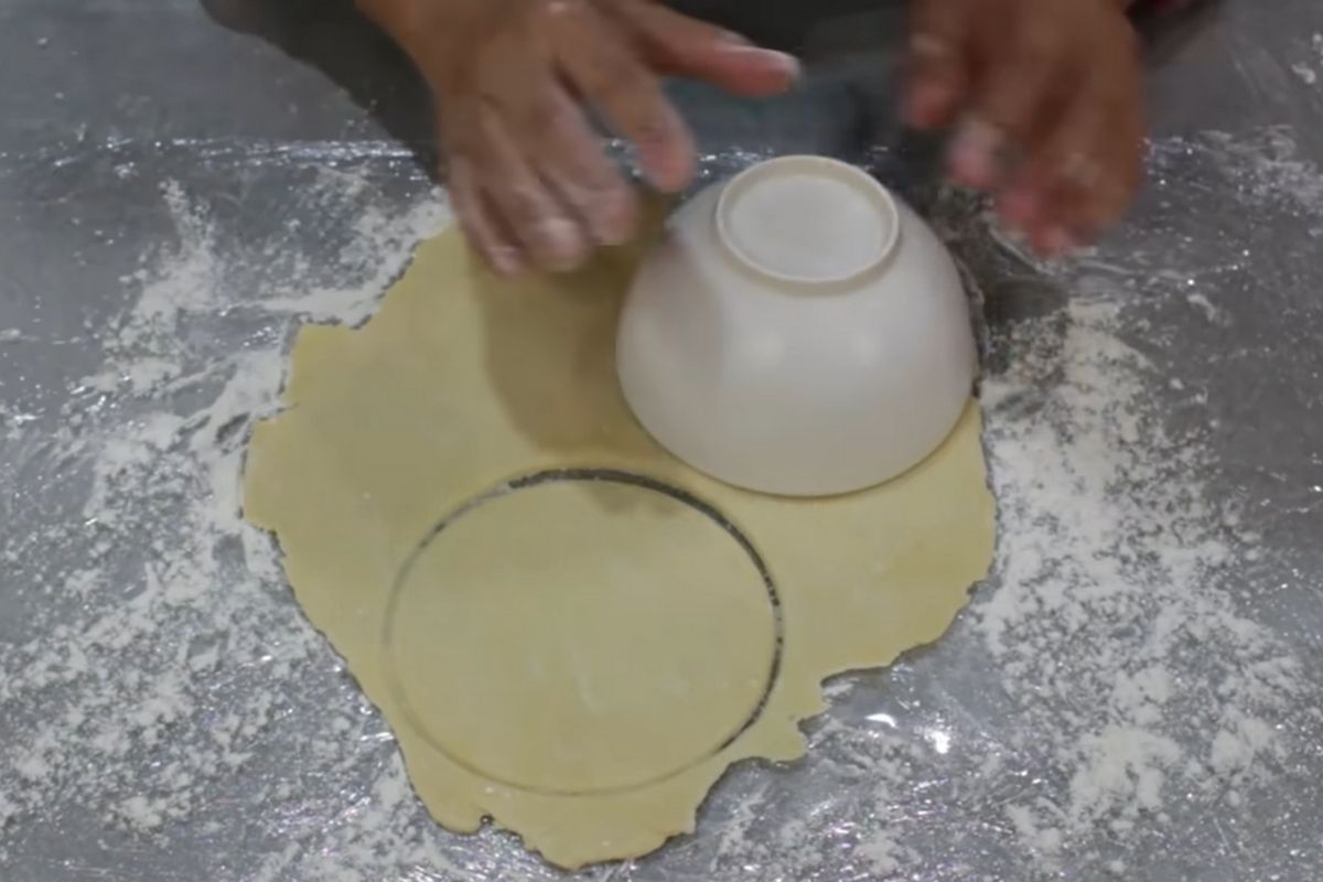 Pastel de forno: aprenda esta receita fácil e rápida! (Fonte: YouTube/ Canva)