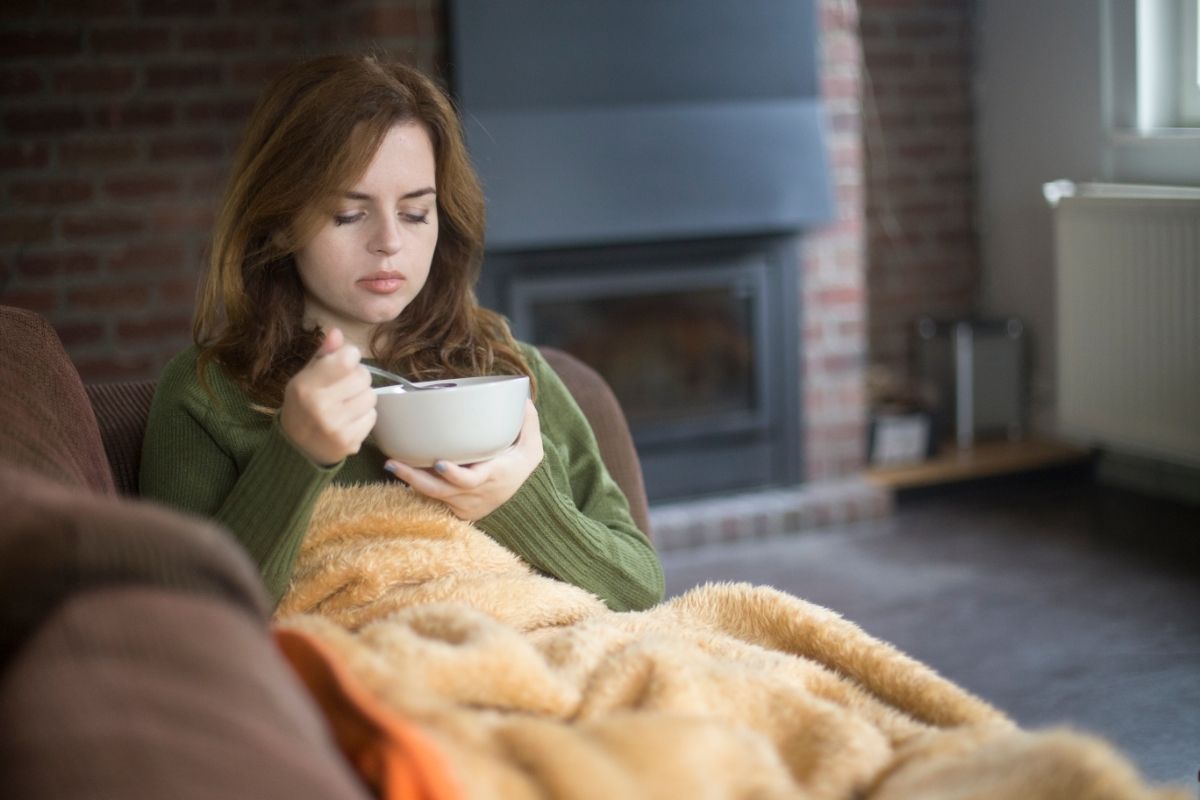 O que fazer para se proteger no inverno, mantenha a casa quente e o corpo aquecido, veja - Foto: Canva