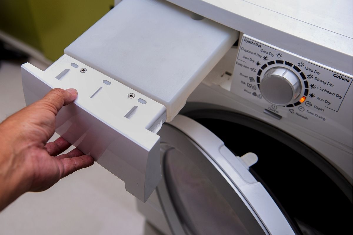 Mágica para casa! Passo a passo de como limpar máquina com 2 ingredientes - Foto Canva Pró