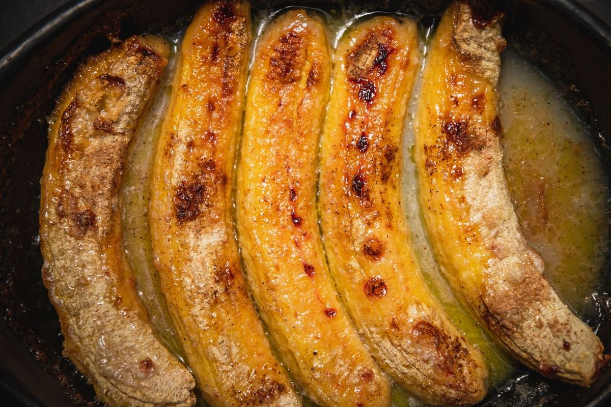 Como fazer banana abafada: receita muito fácil de preparar! Fonte: Canva