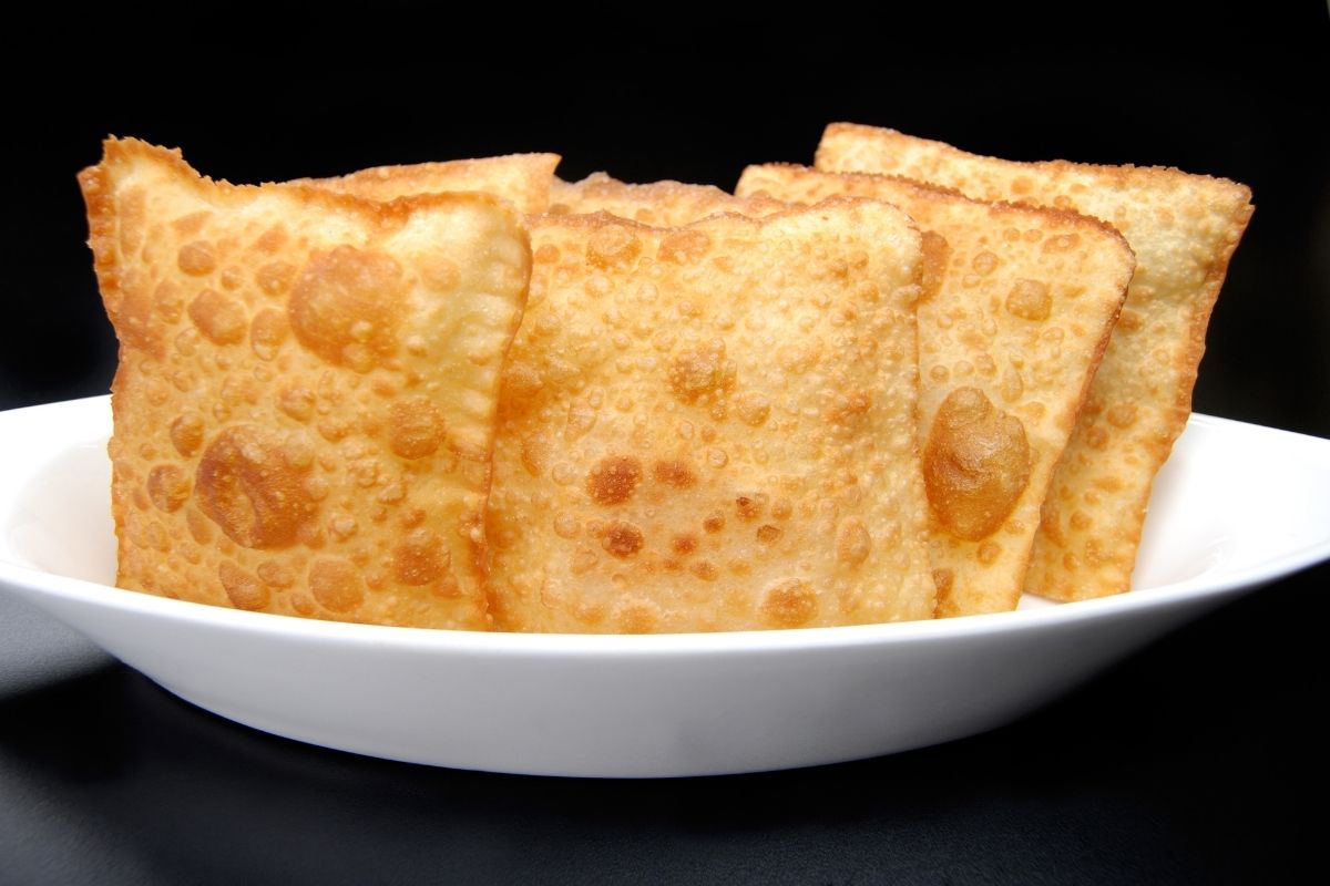 Pastel de calabresa: veja como fazer esse pastel super delicioso / Reprodução Canva