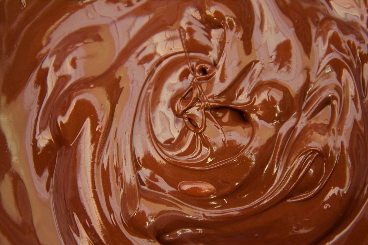 Pavê de limão com chocolate: refrescante e delicioso, você vai se surpreender! (Fonte: Canva)