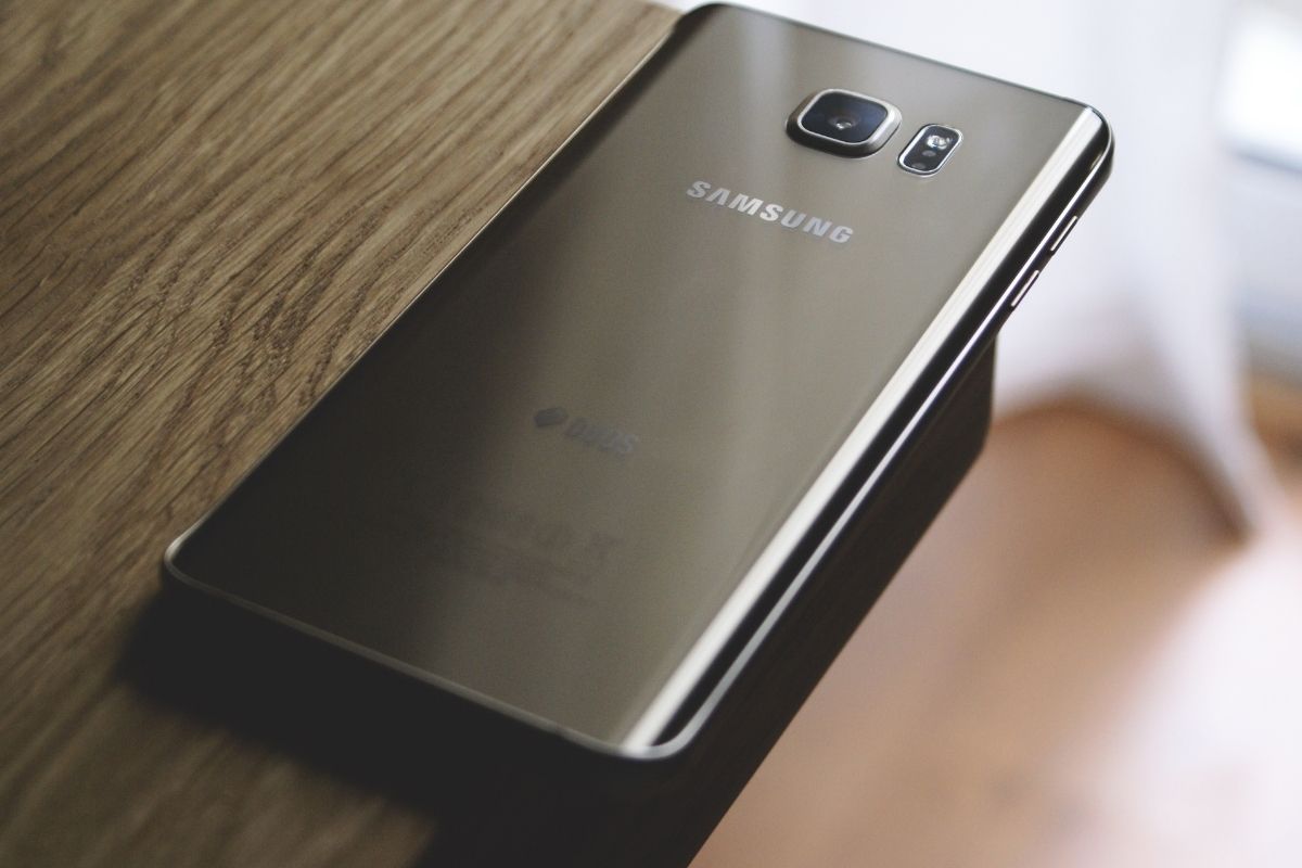 Como formatar um celular samsung de um jeito rápido e fácil? 