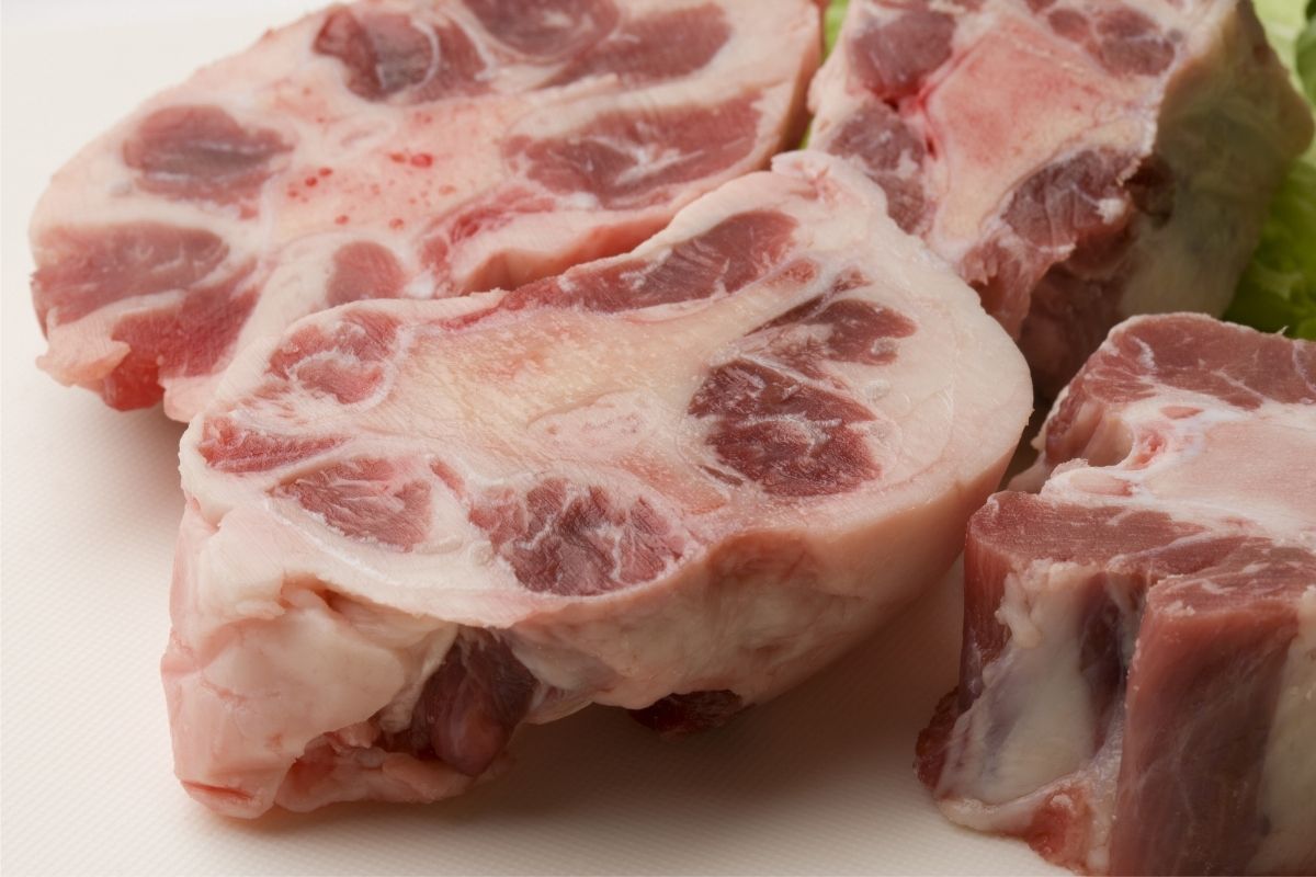 Não faça rabada antes de ver essa receita: um passo a passo incrível!/ Fonte: Canva Não faça rabada antes de ver essa receita: um passo a passo incrível!/ Fonte: Canva