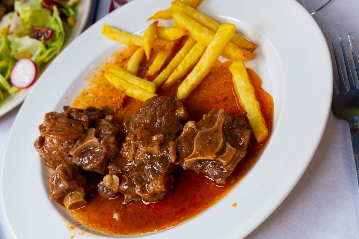 Não faça rabada antes de ver essa receita: um passo a passo incrível!/ Fonte: Canva