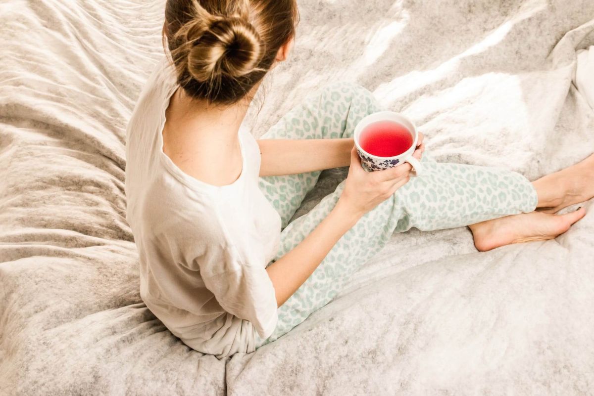 Hibiscus tea for menstruation, does it work?  See how it works in the menstrual cycle!  - Source: canvas.