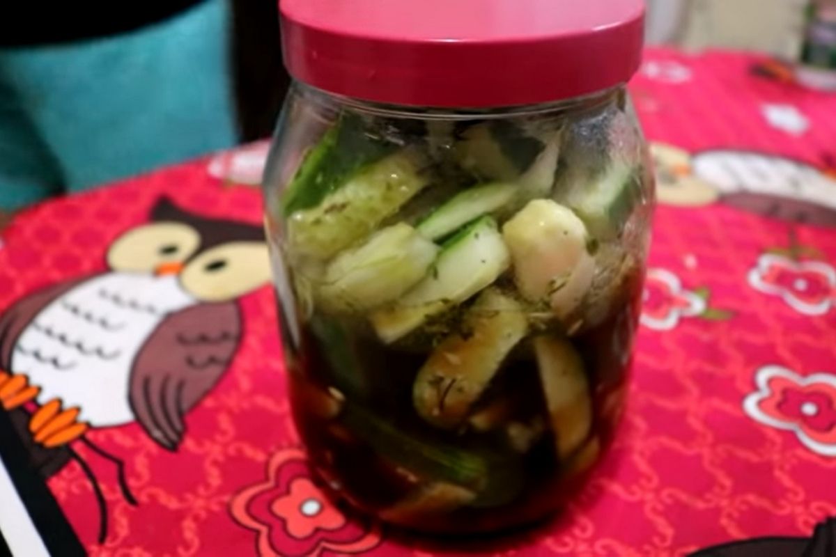 Pepino em conserva: aprenda a fazer e aproveite melhor esse vegetal!/ Fonte: YouTube/Canva