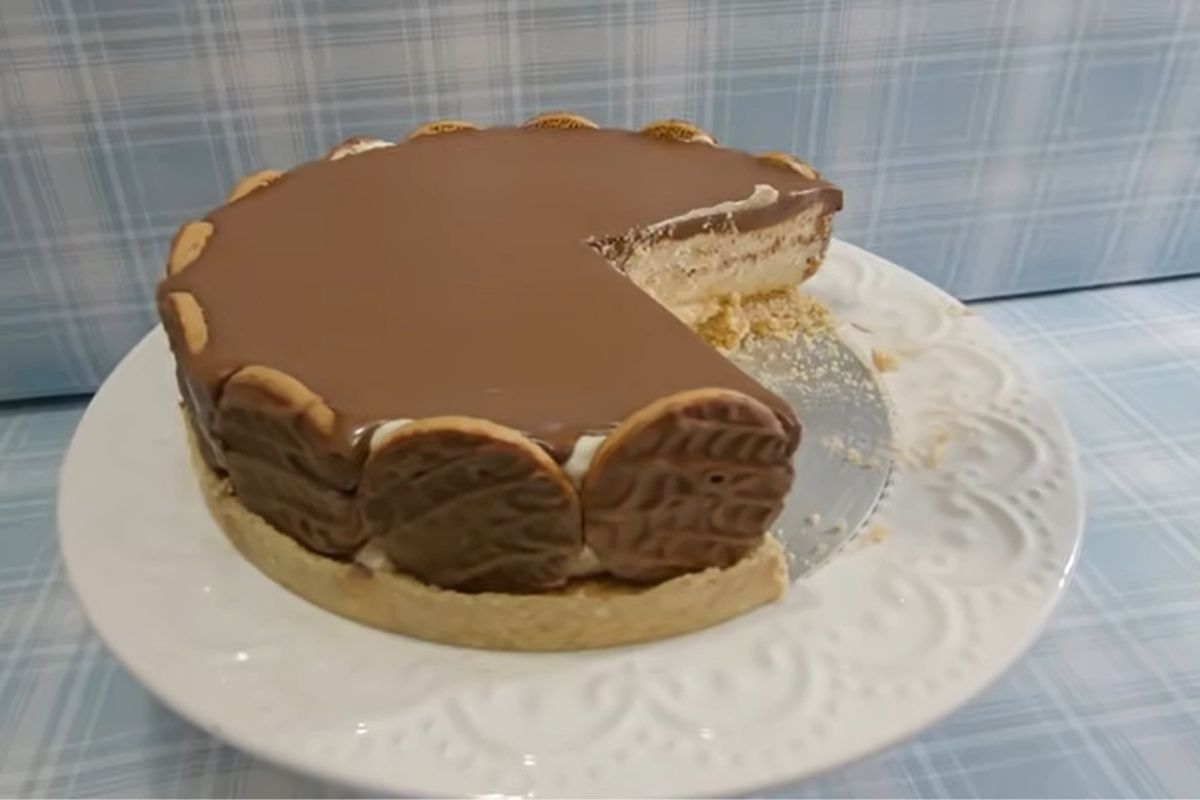 Receita de torta holandesa: esta é a mais fácil que já vi e fica uma delícia!/ Fonte: YouTube/ Canva