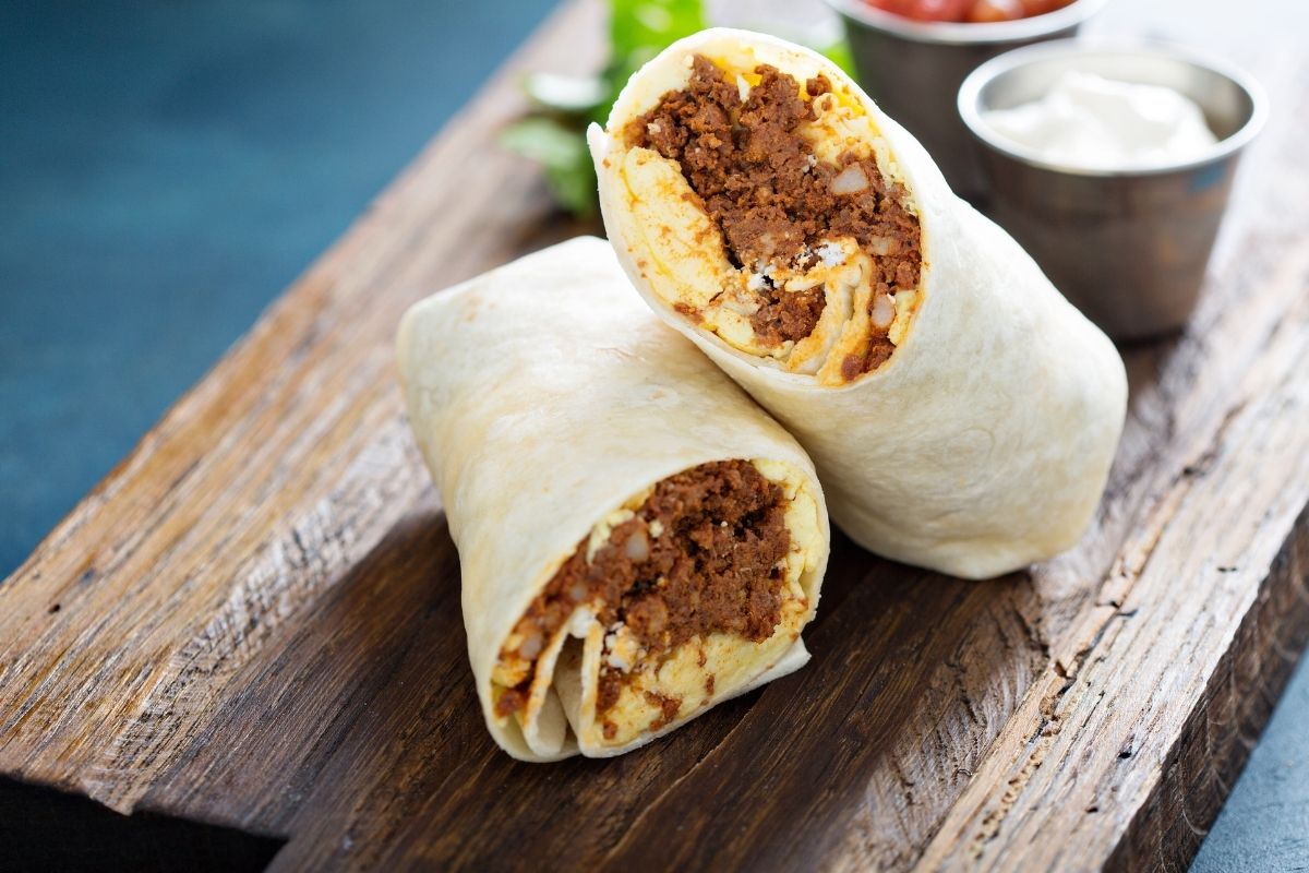 Receita de burrito : veja como deixar a massa fininha, o cozinheiro me ensinou! - Foto Canva Pró
