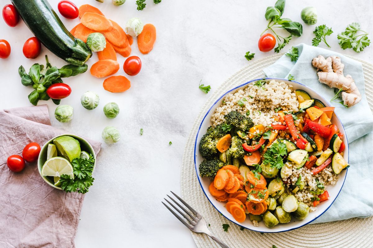 Jantar engorda: Aprenda o que você deve ou não comer à noite (Reprodução: canva)