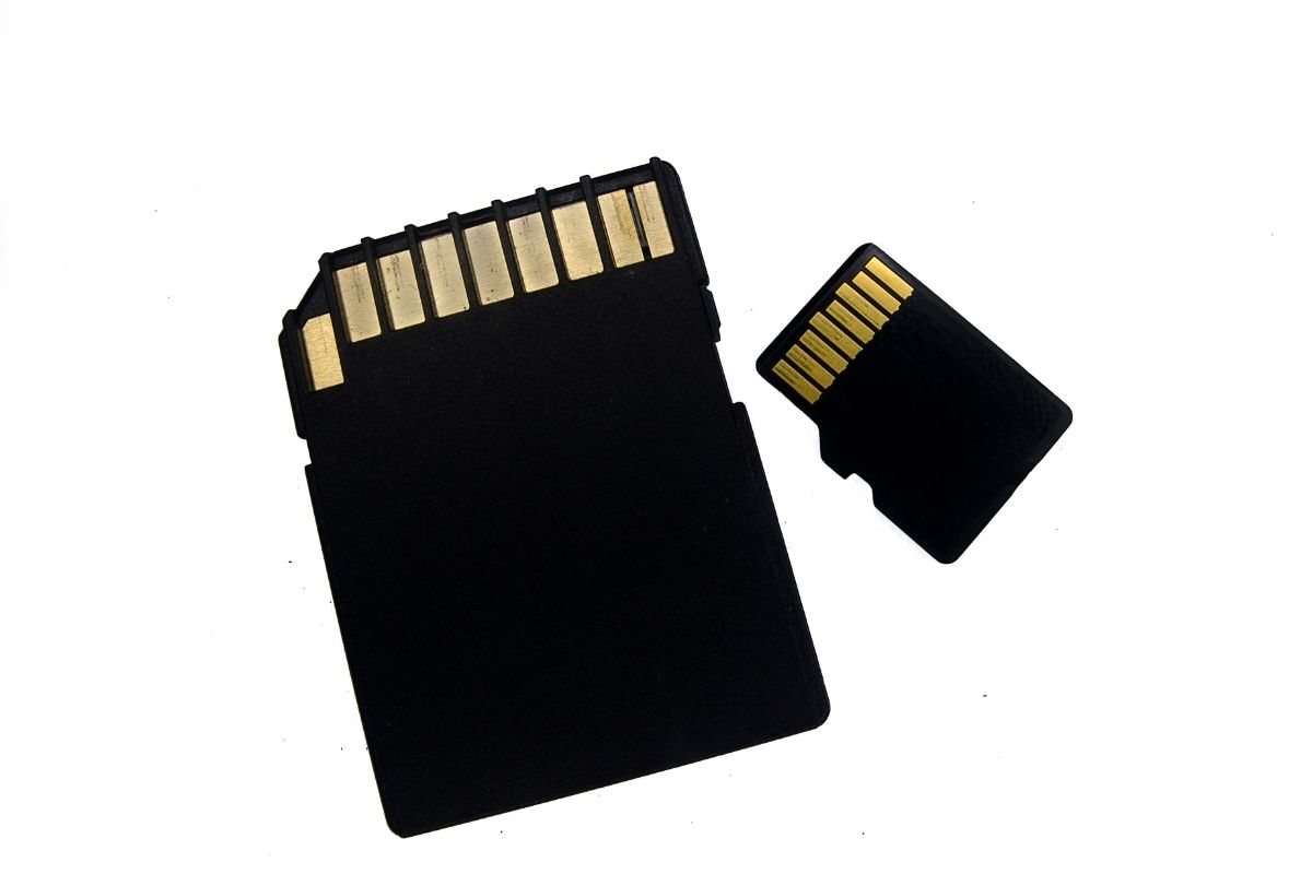 Celular com memória cheia: como ganhar mais espaço Fonte: Canva