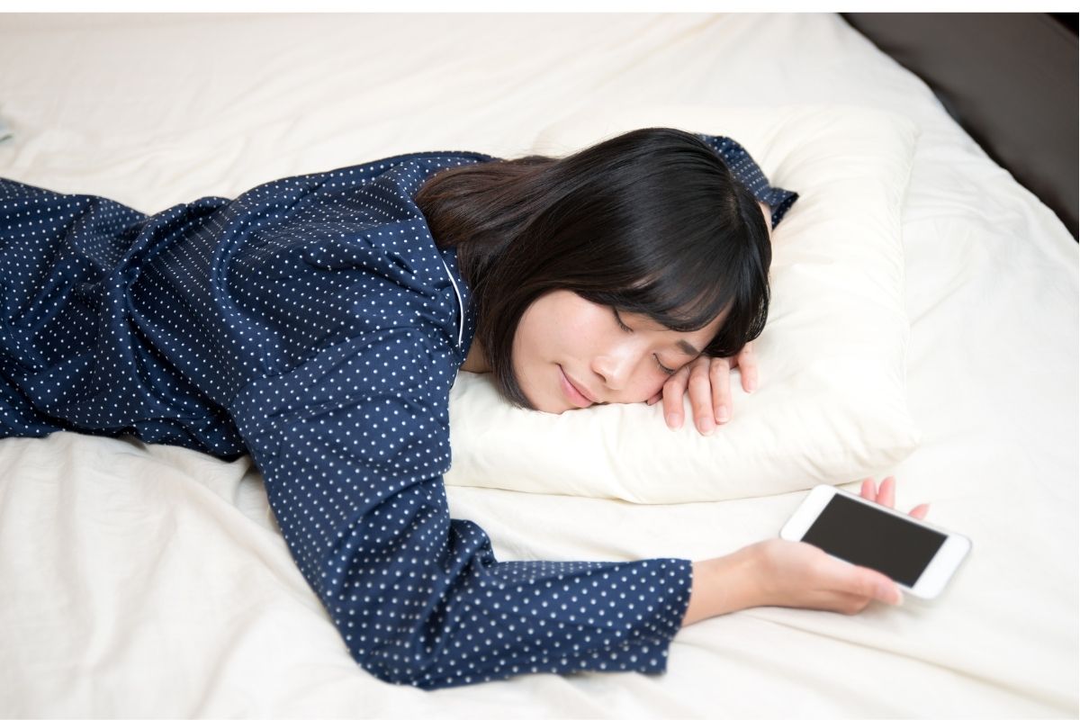 Entenda como conectar o celular na TV agora mesmo! Fonte: Canva