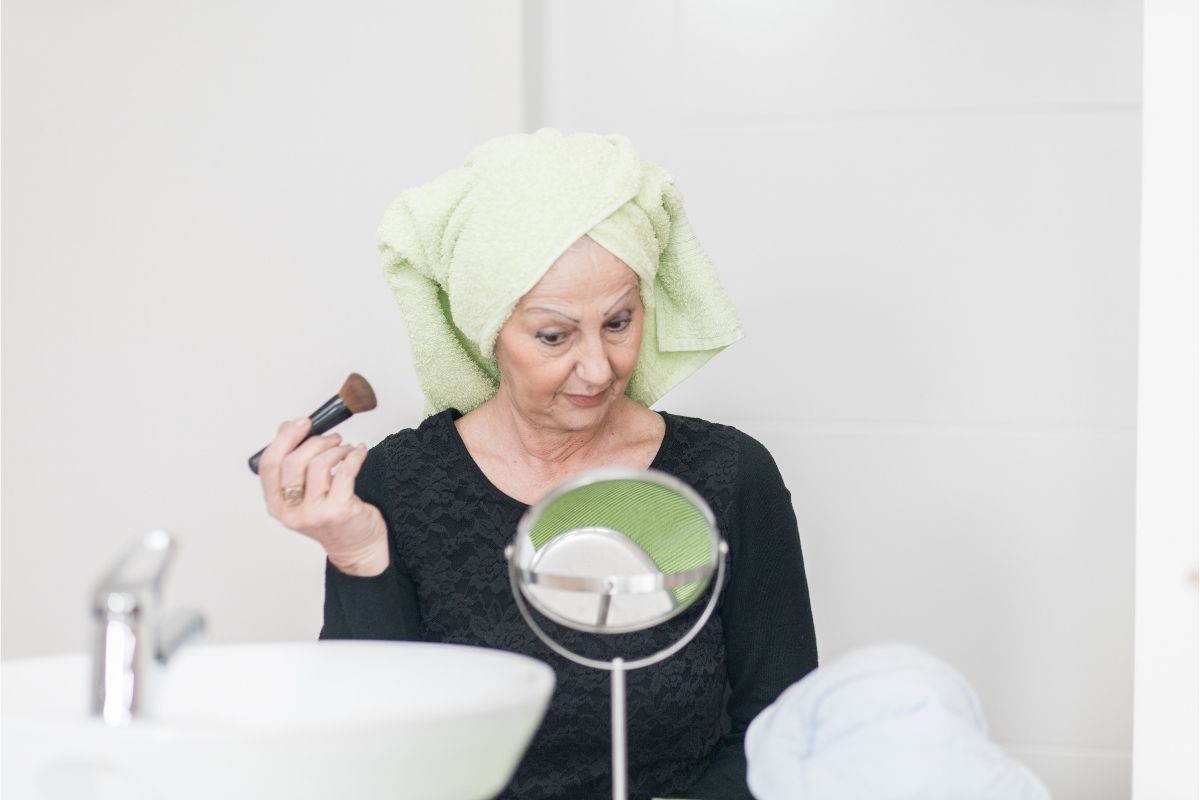 Porque se arrumar para trabalhar home office? Fonte: Canva Porque se arrumar para trabalhar home office? Fonte: Canva