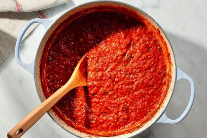 Molho de tomate caseiro vapt vupt: chef de cozinha me passou a receita completa! - Fonte: canva