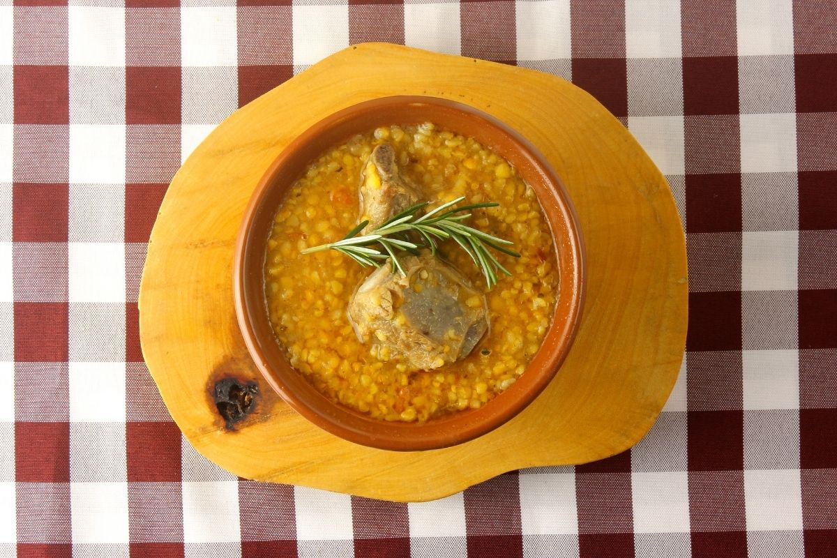 Canjiquinha simples na panela de pressão: como fazer? Fonte: Canva