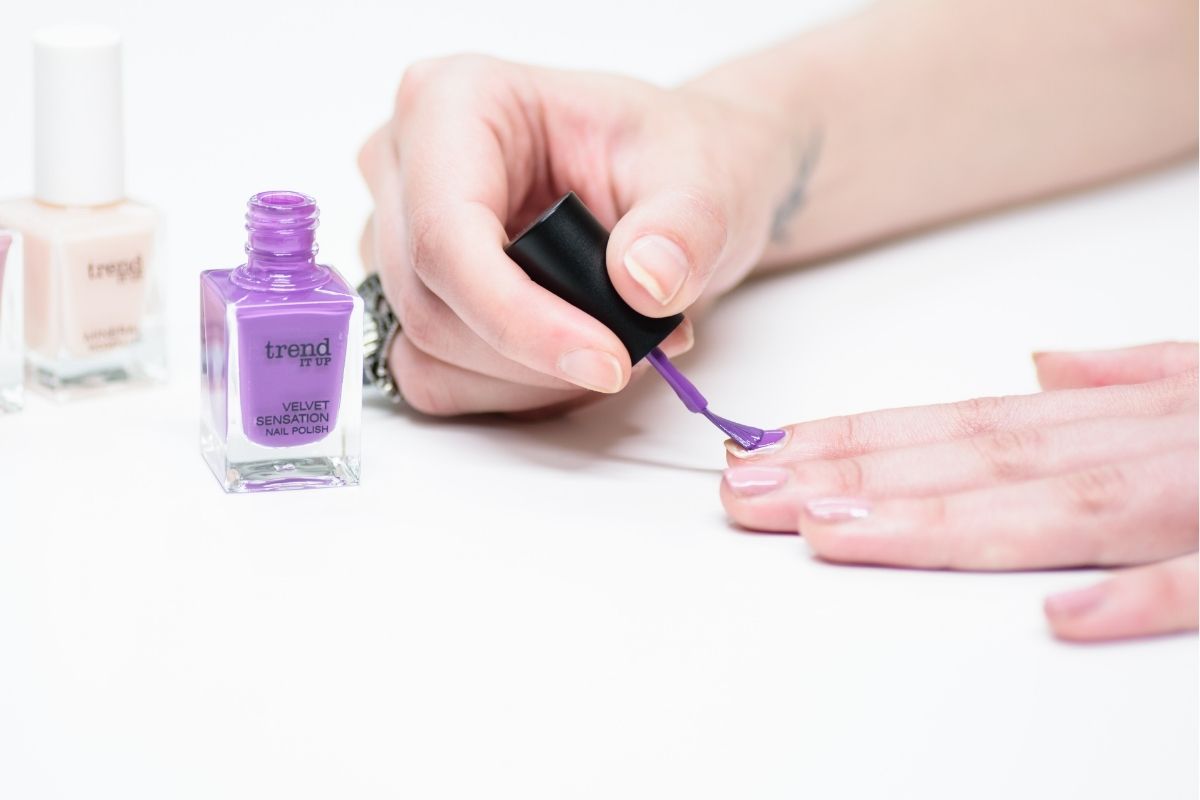 Cutilagem perfeita para iniciantes! Faça dessa forma sem dificuldades, fica impecável (Fonte: Canva)