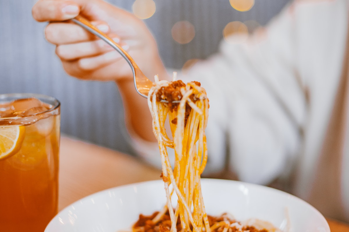 Faça agora mesmo! Uma deliciosa macarronada com menos de R$15, e o que tem em casa
