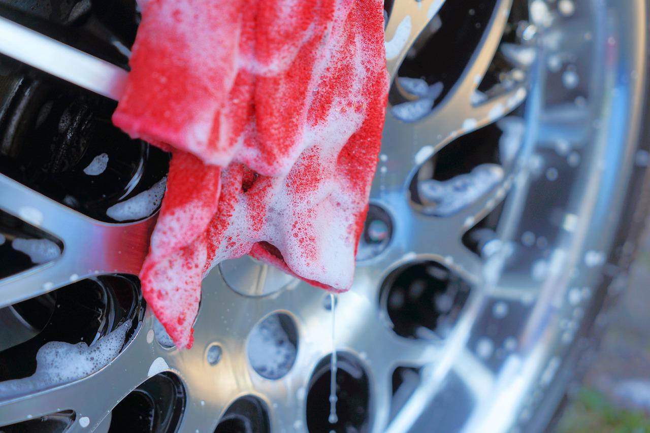 Limpar banco de carro a seco; veja essa receita caseira e deixe seu carro por dentro novo!