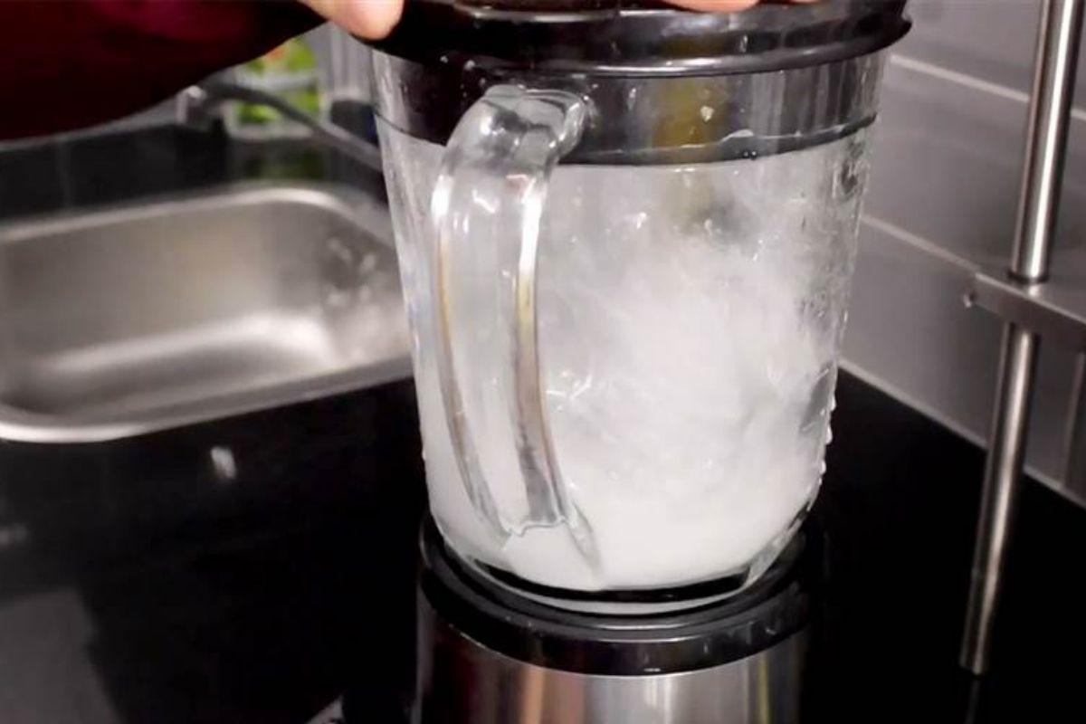 Misturinha de bicarbonato com vinagre para limpar liquidificador encardido: confira! - Fonte: pinterest