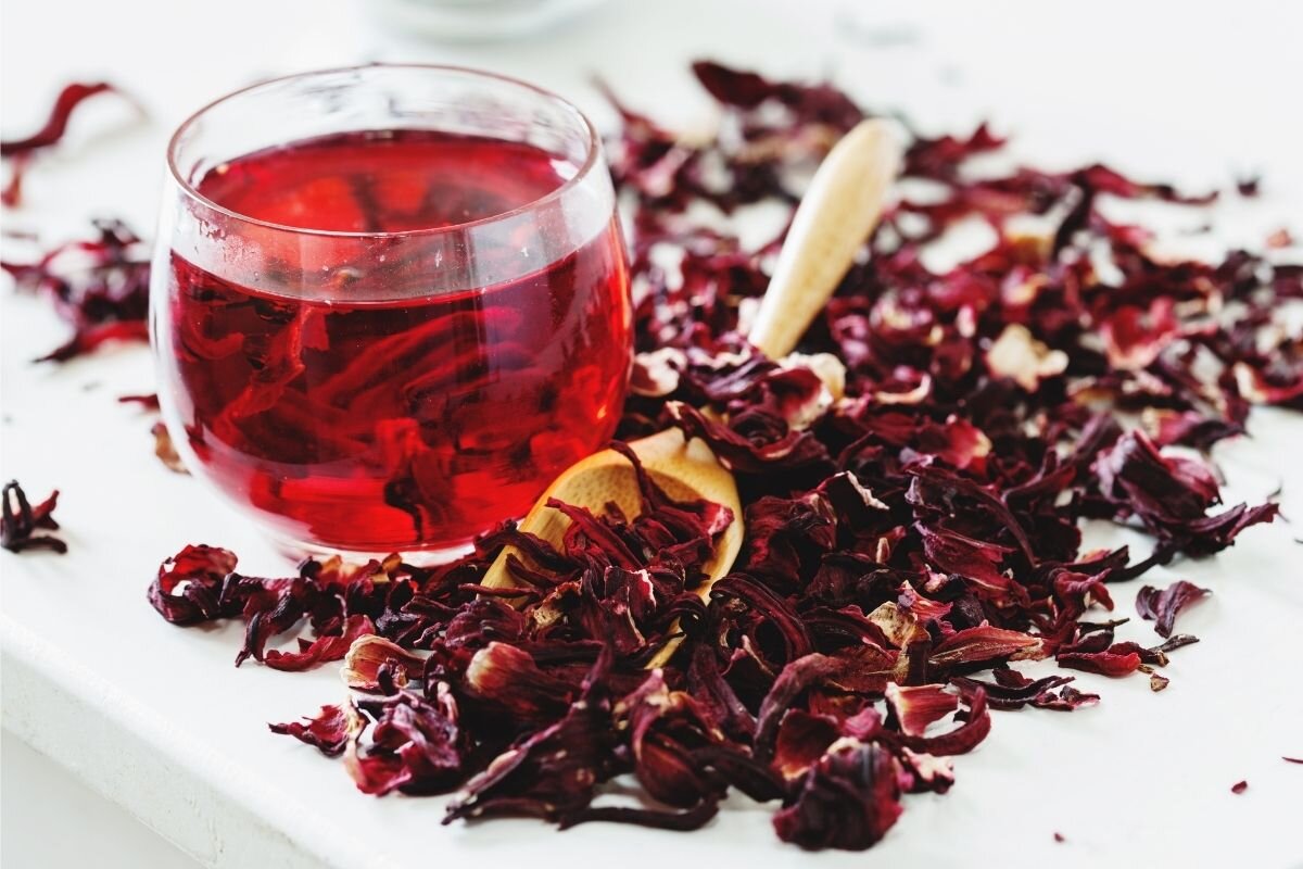 Chá de hibisco: Conheça os benefícios e ações poderosas Fonte: Canva