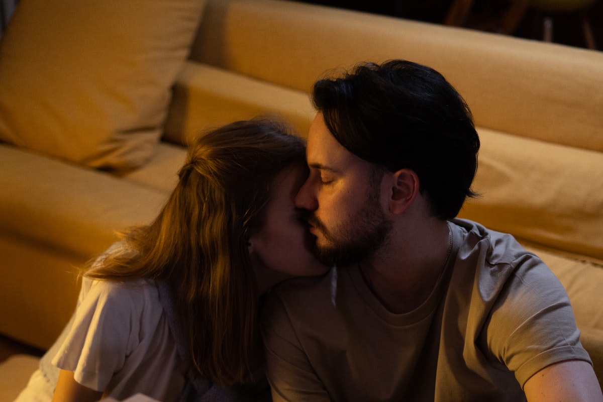 Relacionamento à distância: como os signos lidam com os sentimentos